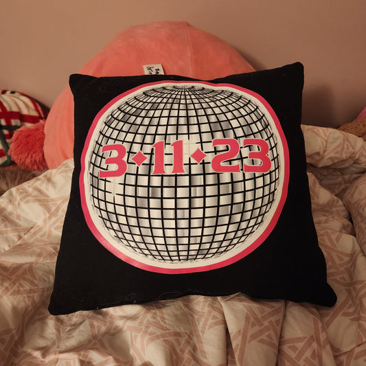 Accent Pillows! - Custom (15" est.)