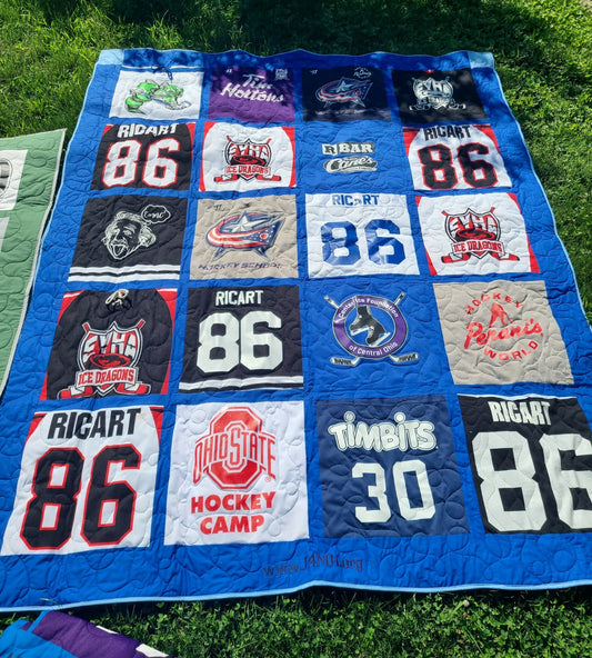 A photo of the ricart jerseyblanket outside in the grass
